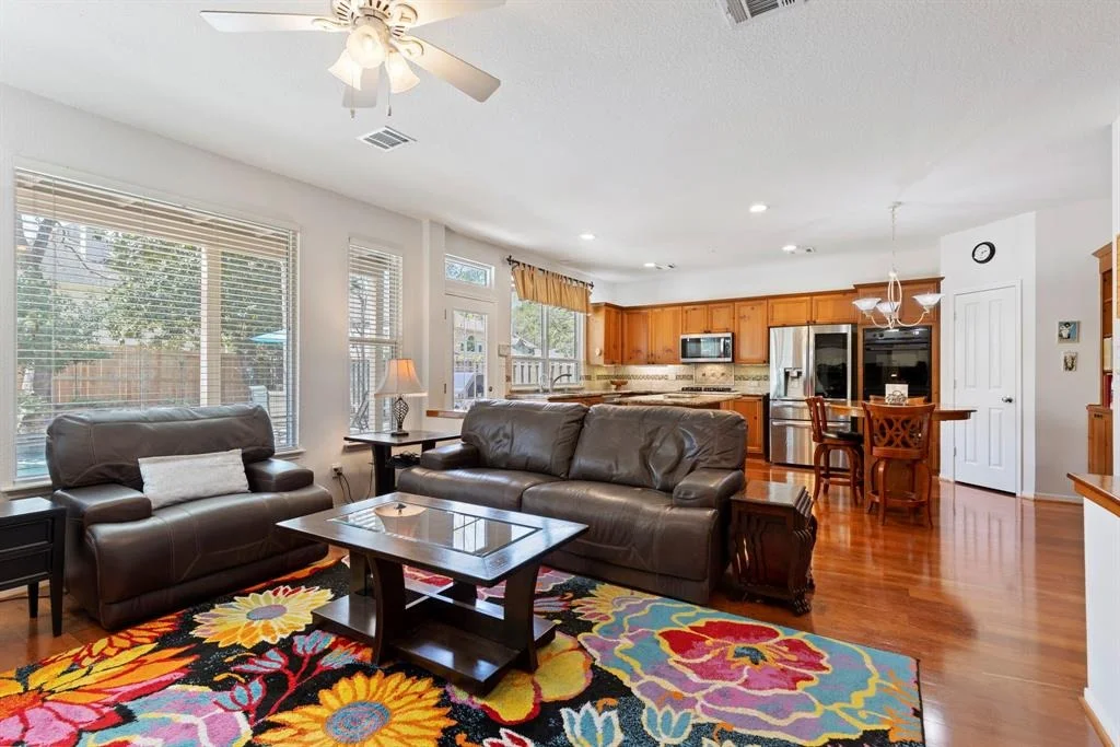 Photo of 14 S Piney Plains Circle