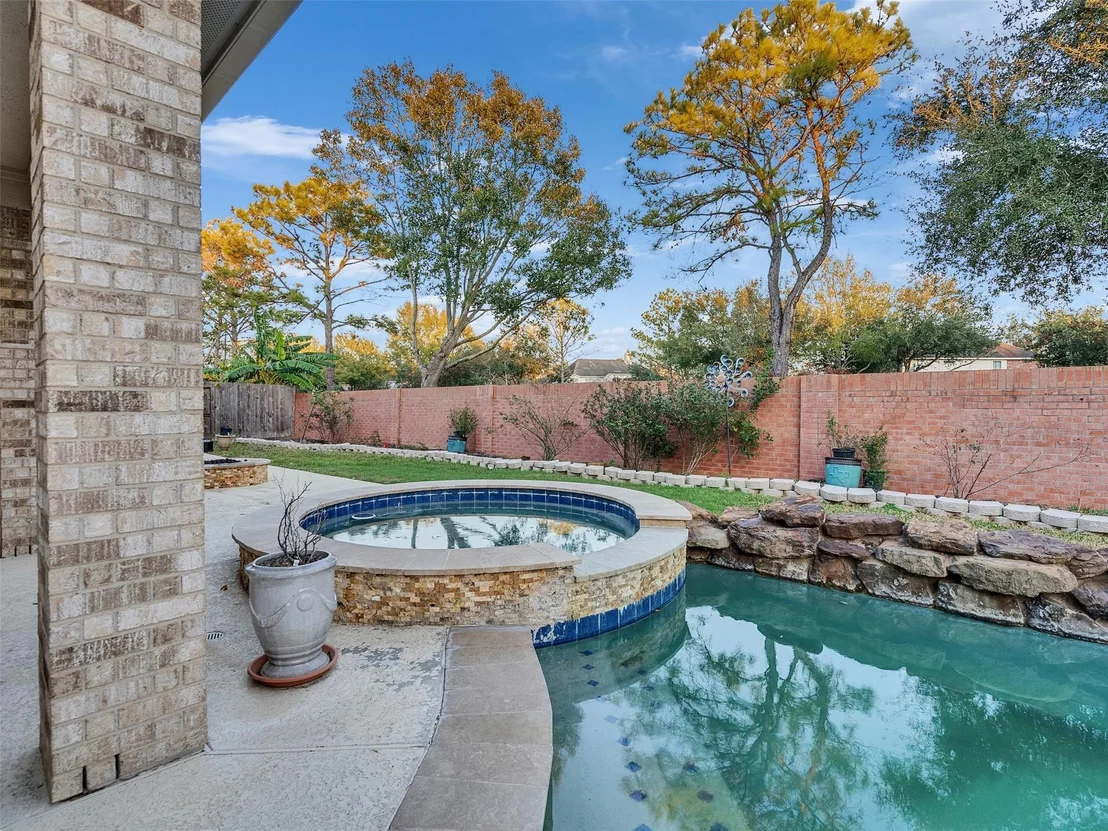 Photo of 2407 Beacon Pointe