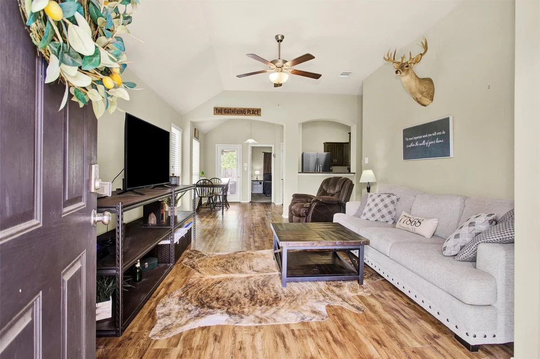 Photo of 704 Heritage Drive