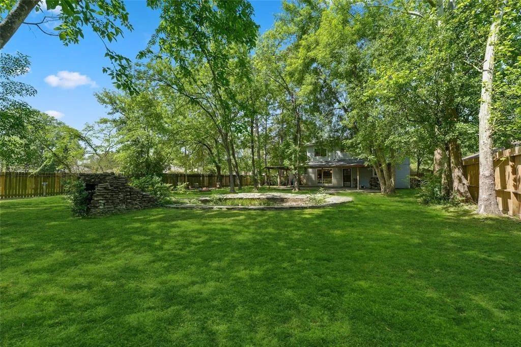 Photo of 21502 Castlemont Lane