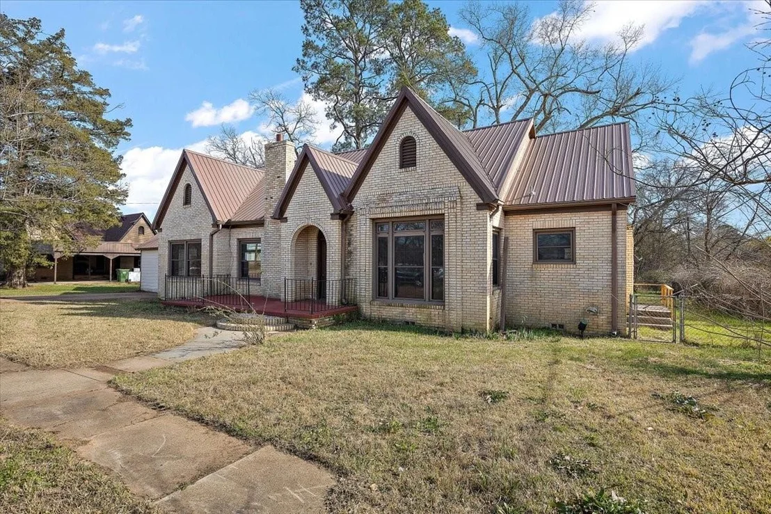 Photo of 370 Austin Street