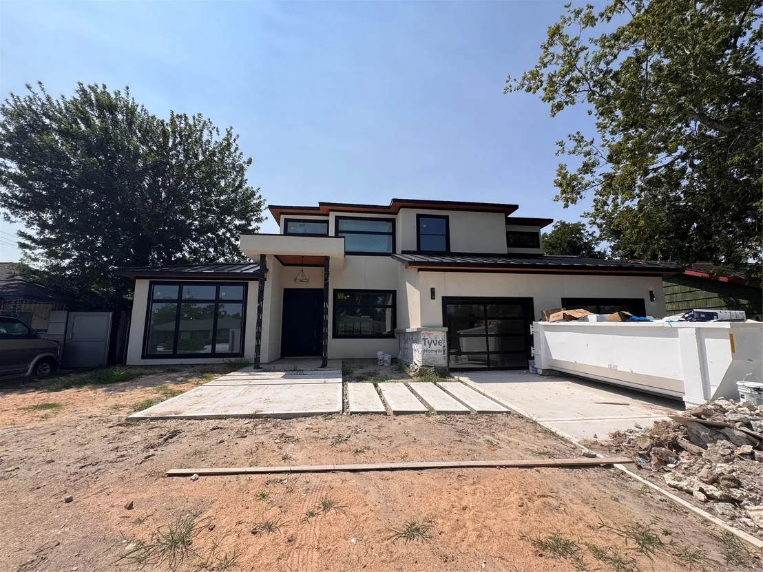 Photo of 8005 Ridgeview Drive
