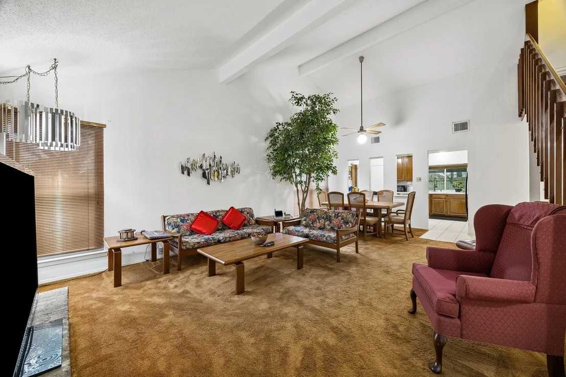 Photo of 9815 Walnut Glen Drive