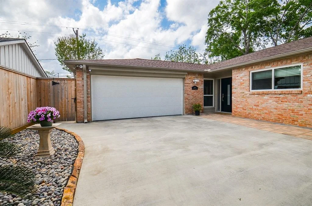 Photo of 2414 Briarbrook Drive
