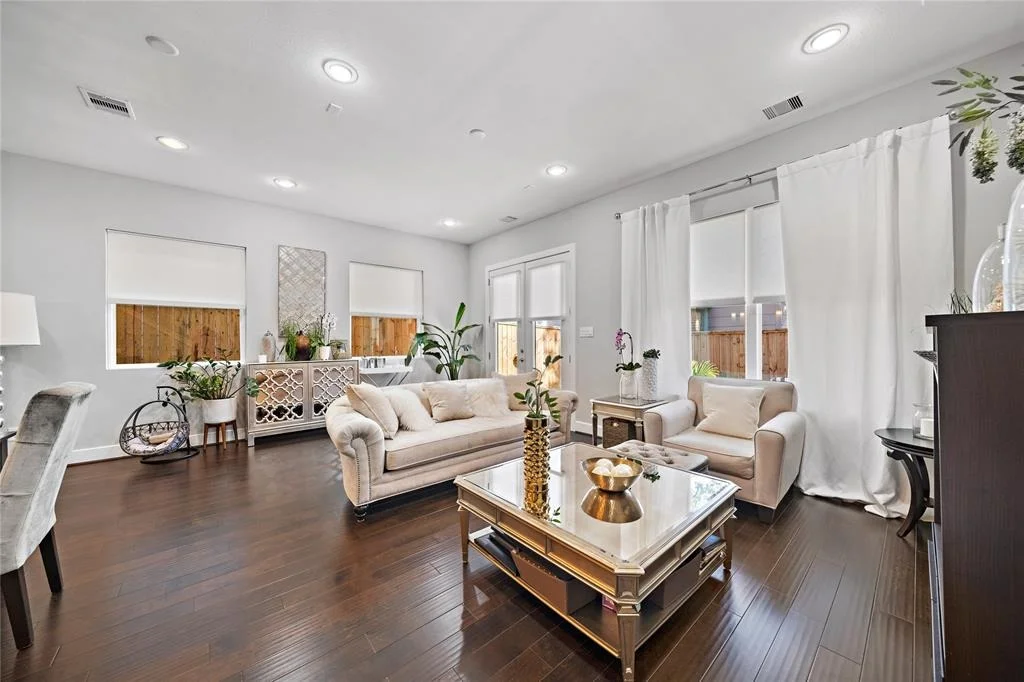 Photo of 2434 Cochran Street