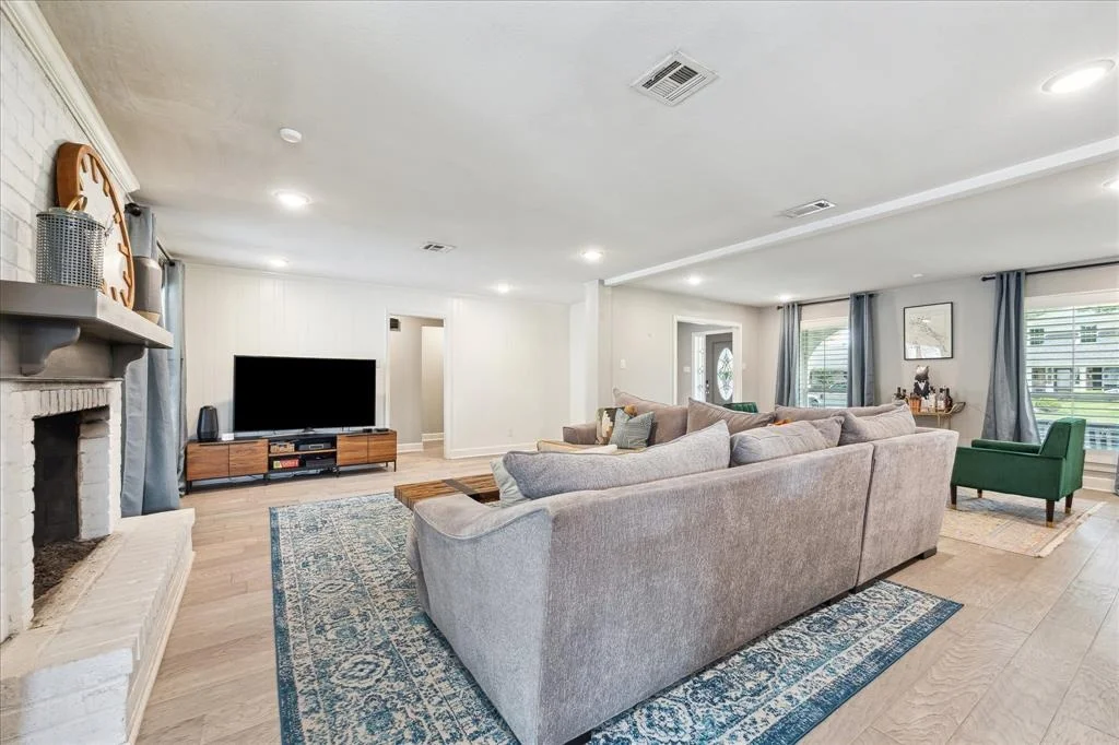 Photo of 7603 Meadowvale Drive