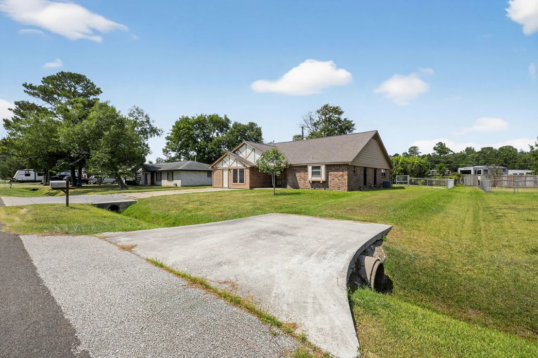 Photo of 206 Staples Drive