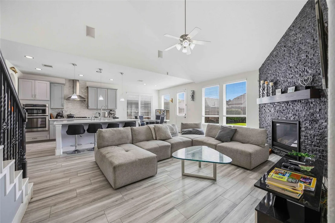 Photo of 2826 Walnut Crest Drive