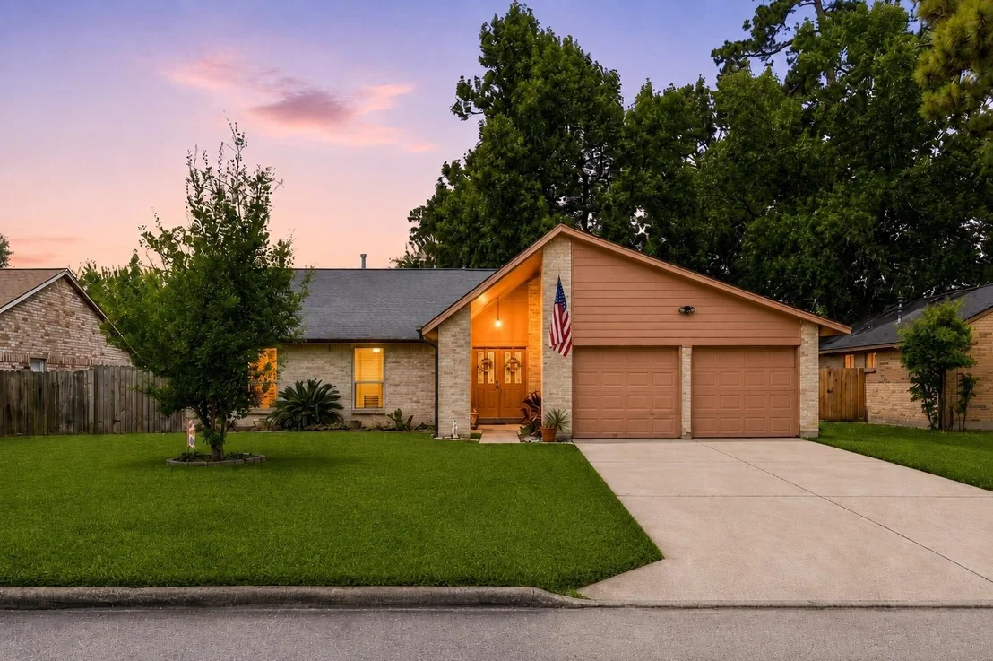 Photo of 17411 Huntersglen Circle