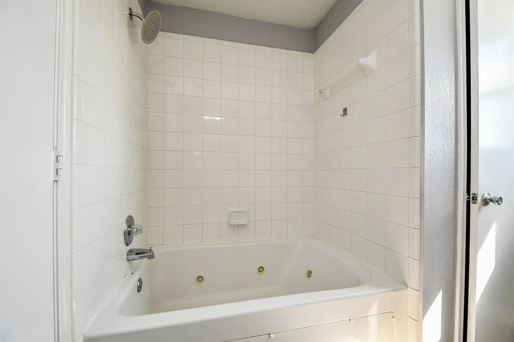 Photo of 6802 Oleander Grove Way