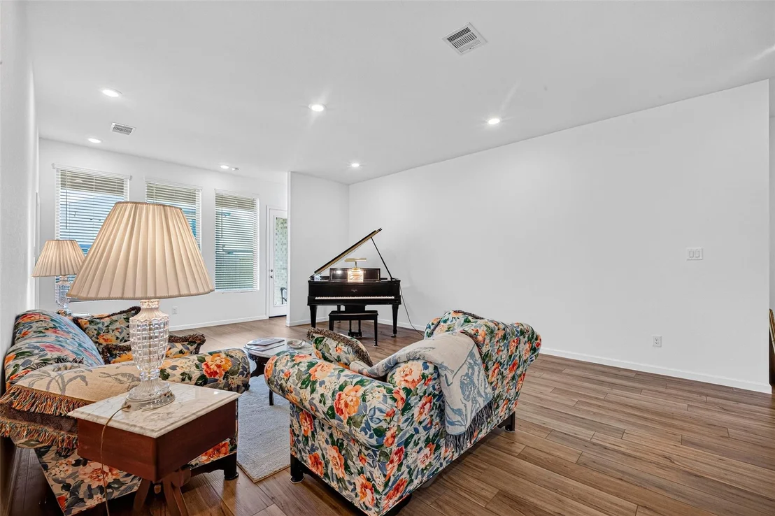 Photo of 29014 Red Loop Drive