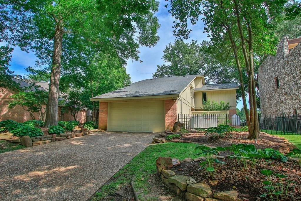 Photo of 3023 Willowbend Road