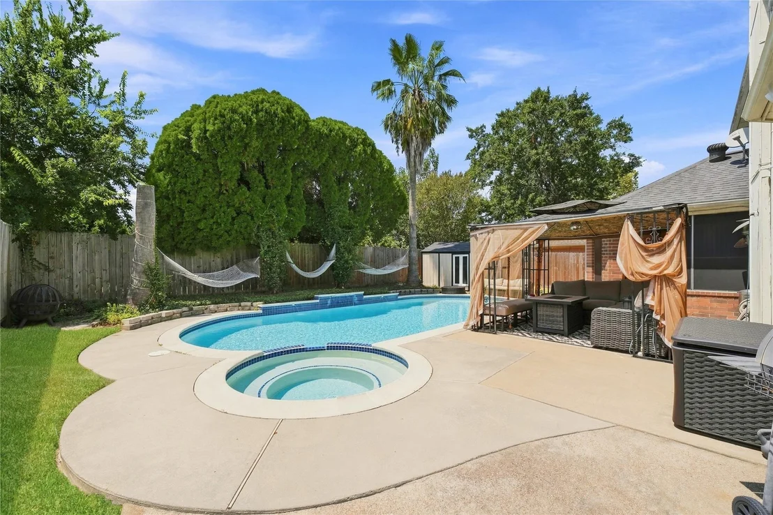 Photo of 10827 Oak Acres Drive
