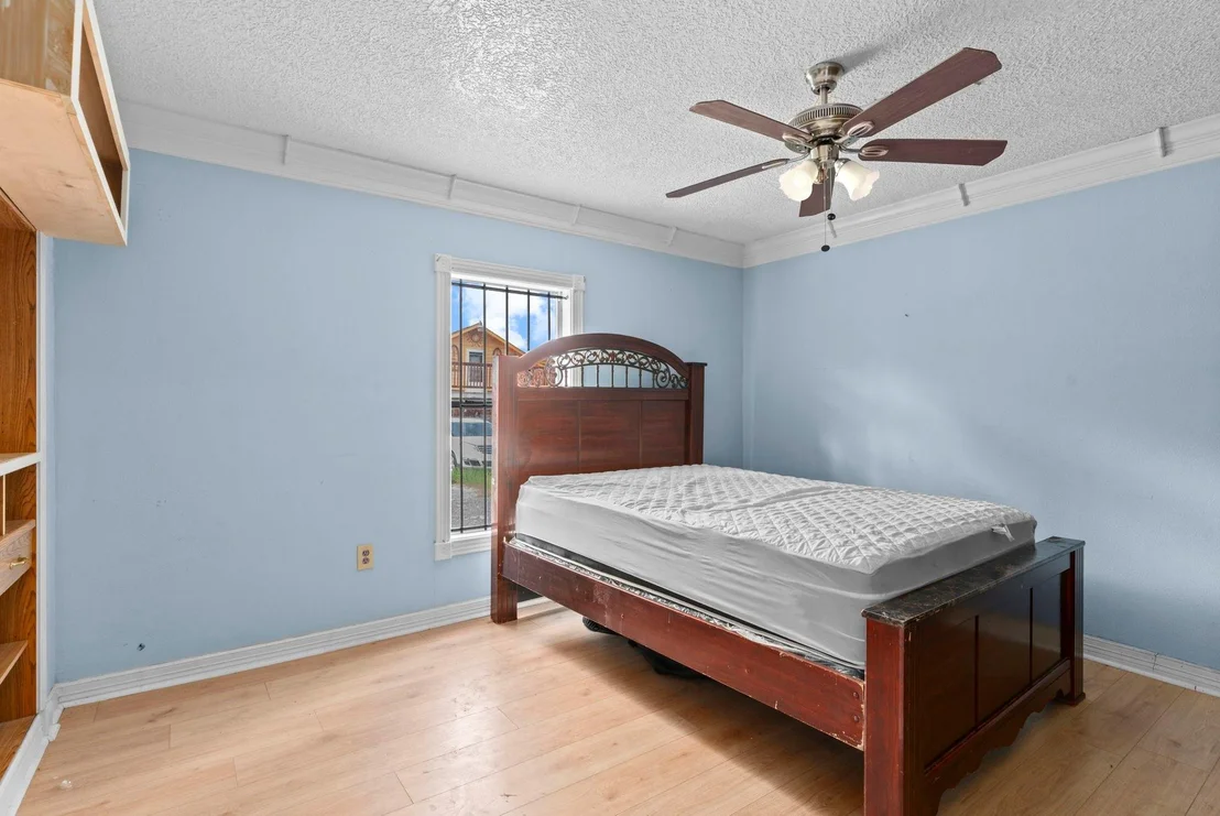 Photo of 8205 Appleton