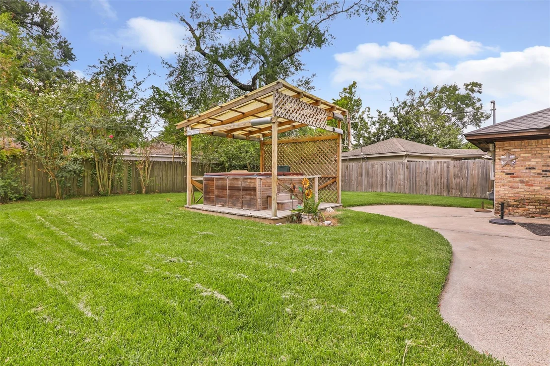 Photo of 14030 Roundstone Lane