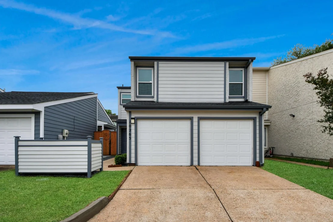 Photo of 10265 Field Stone Drive