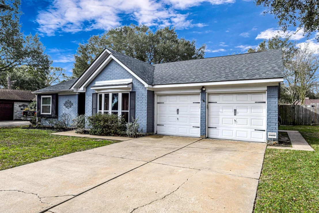 Photo of 214 Buckeye Drive
