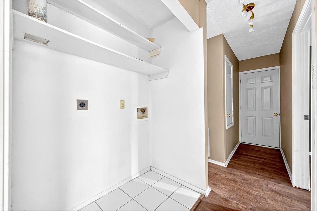 Photo of 6935 Foxbrook Drive