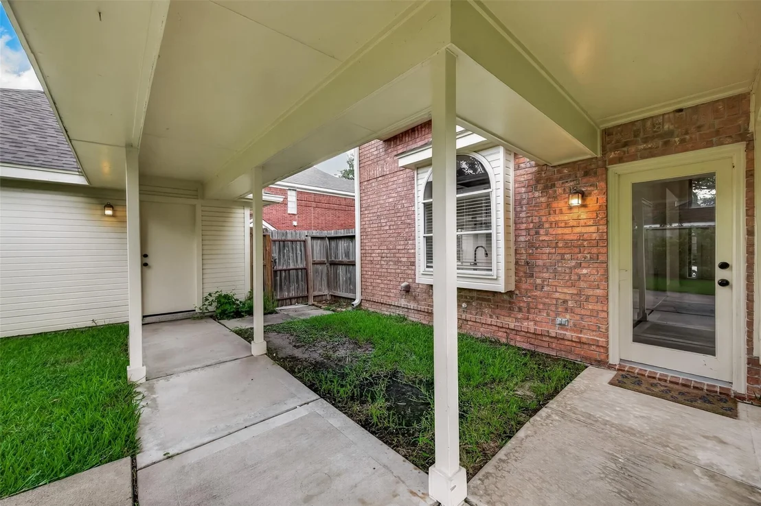 Photo of 14139 Swallowfield Drive