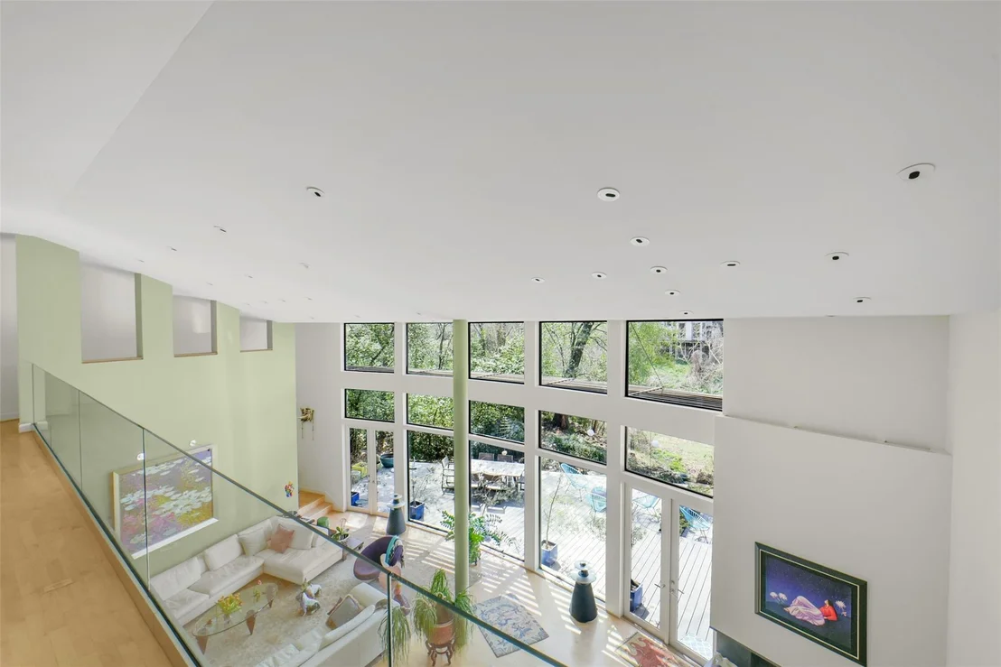 Photo of 15 Hudson Circle