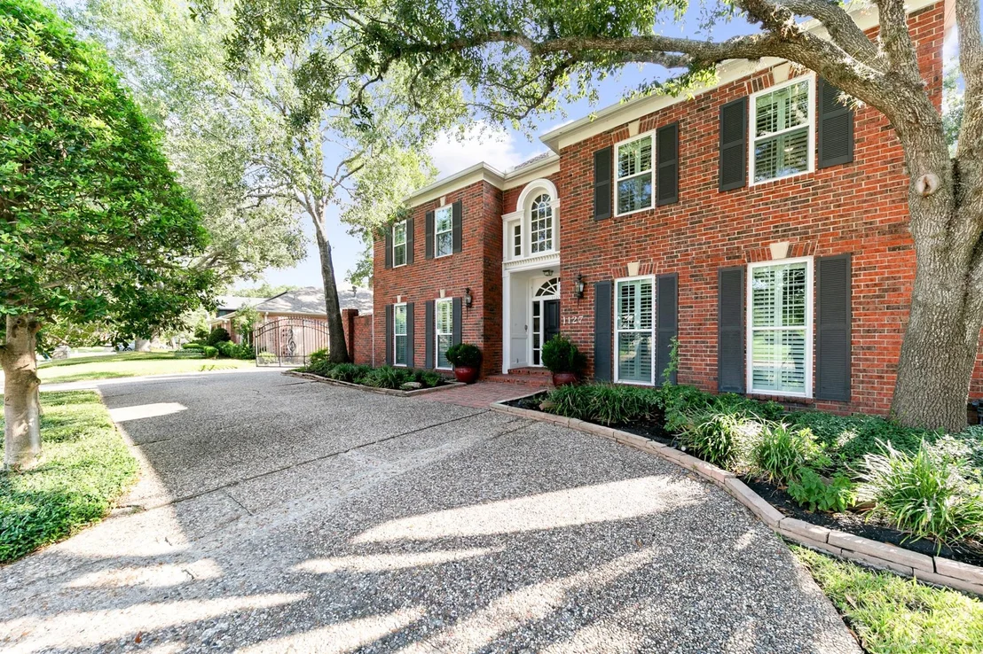 Photo of 1127 Lashbrook Drive