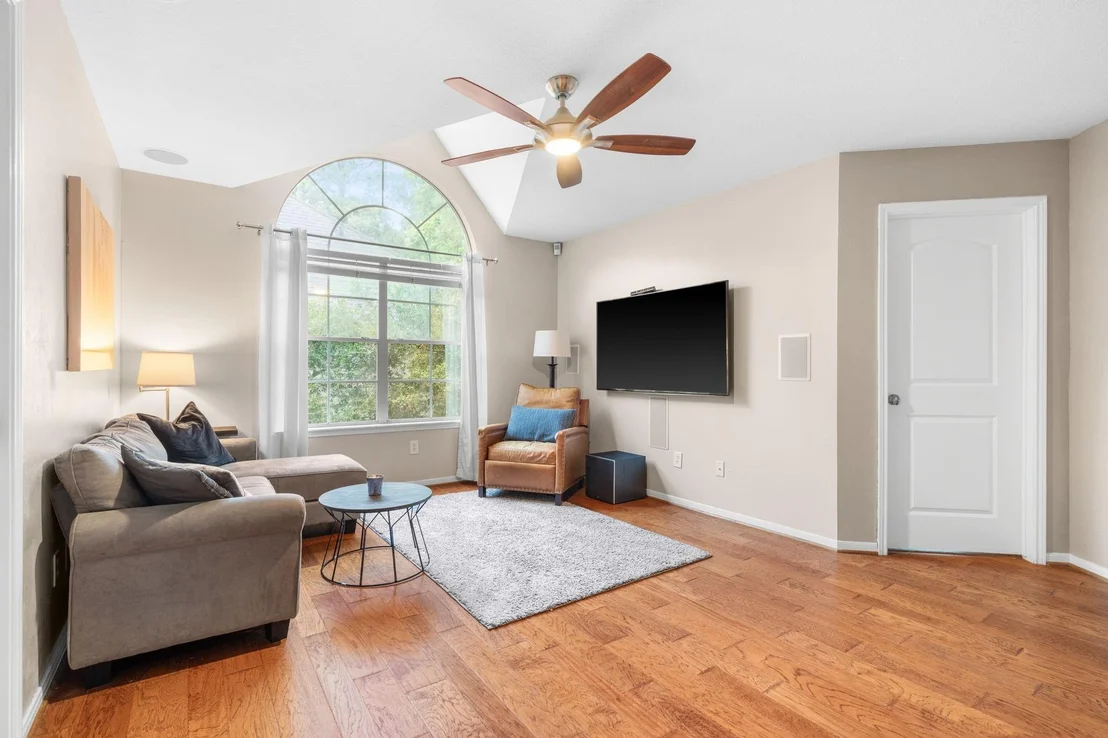Photo of 15 S Piney Plains Circle
