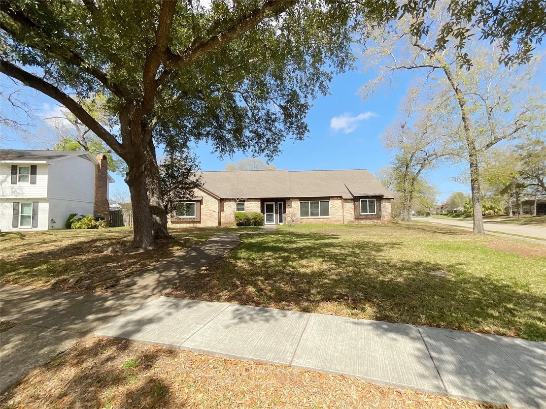 Photo of 443 Bayou View Drive