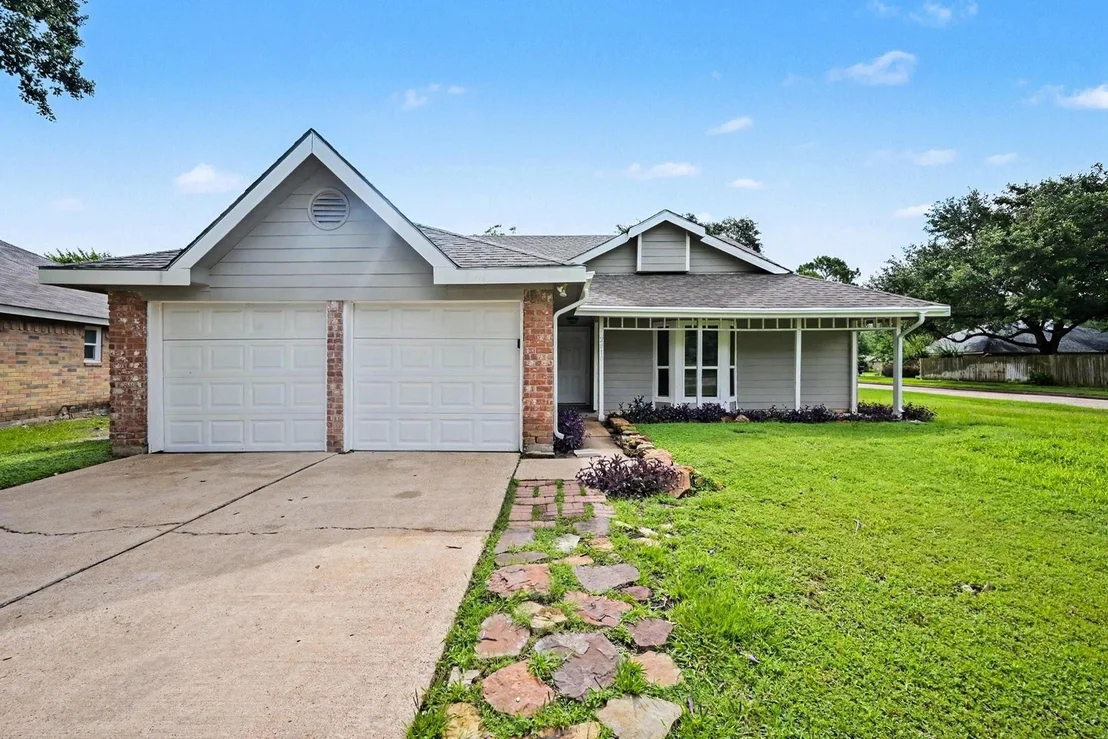 Photo of 2710 Village Circle Drive