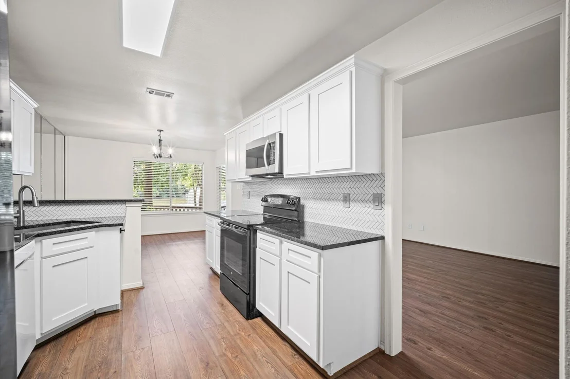 Photo of 13 Lakeridge Drive