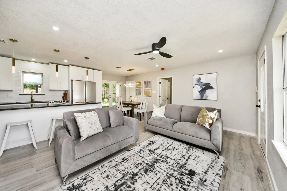 Photo of 712 Mobile Drive