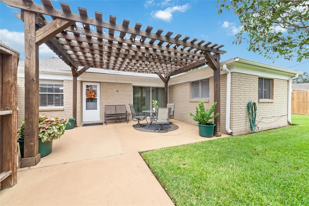 Photo of 5747 Willowbend Boulevard