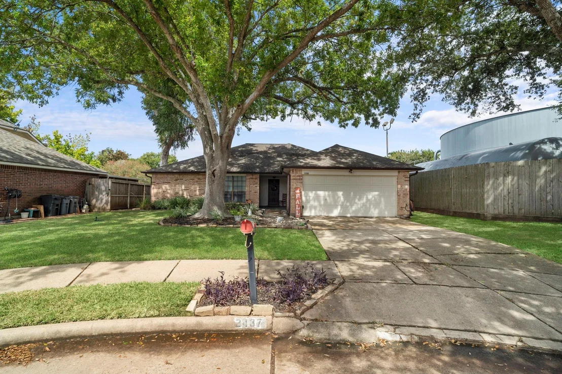 Photo of 2437 Willow Bend Drive