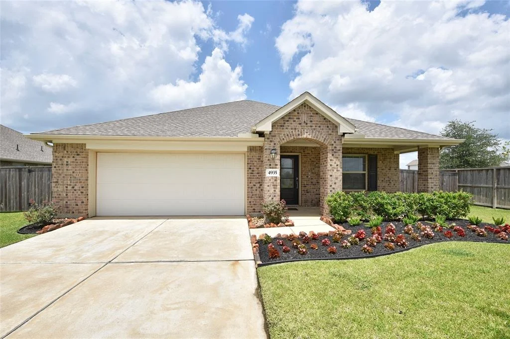 Photo of 4935 Twin Summit Drive