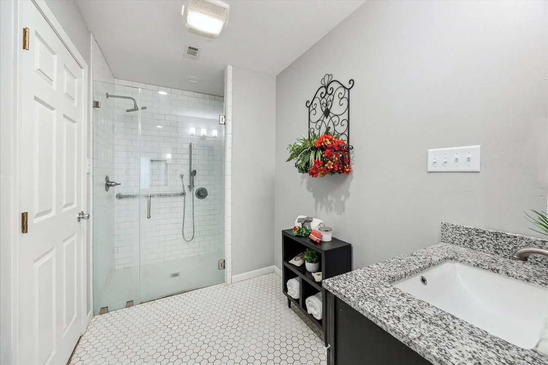 Photo of 3477 Bradley Lane