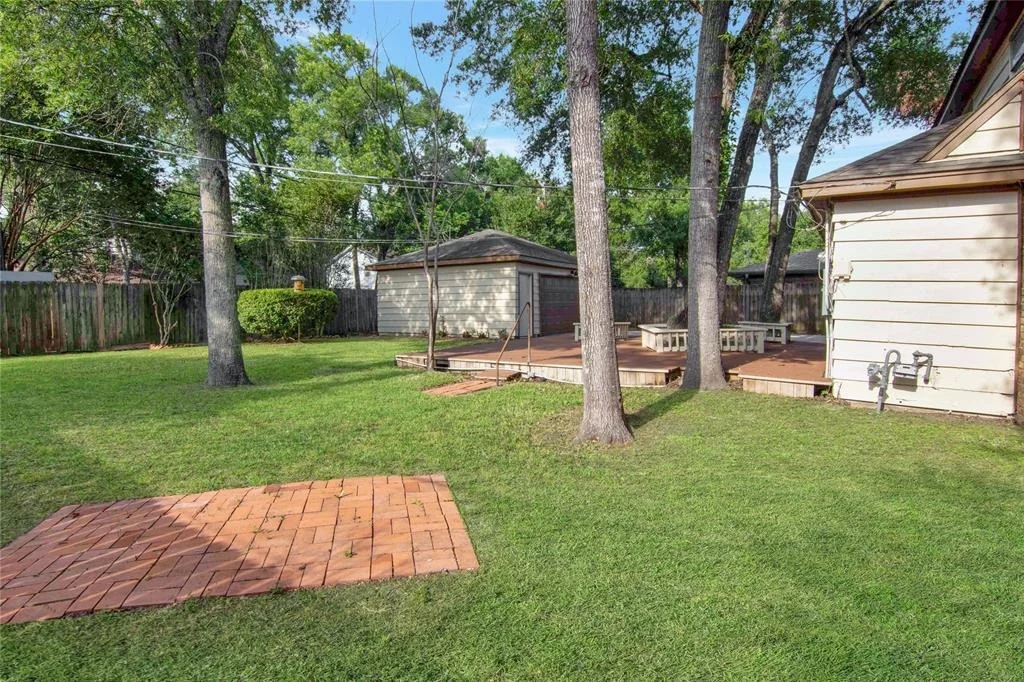 Photo of 427 Pebblebrook Drive
