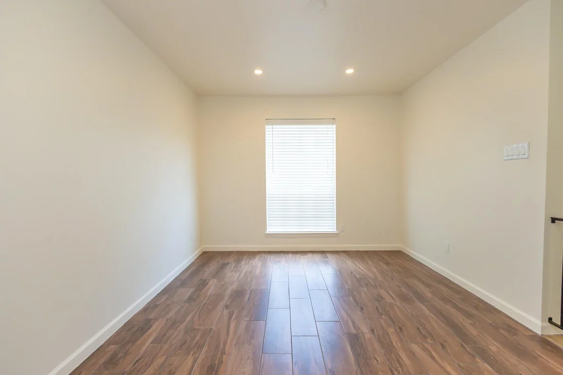 Photo of 9011 Grape Street