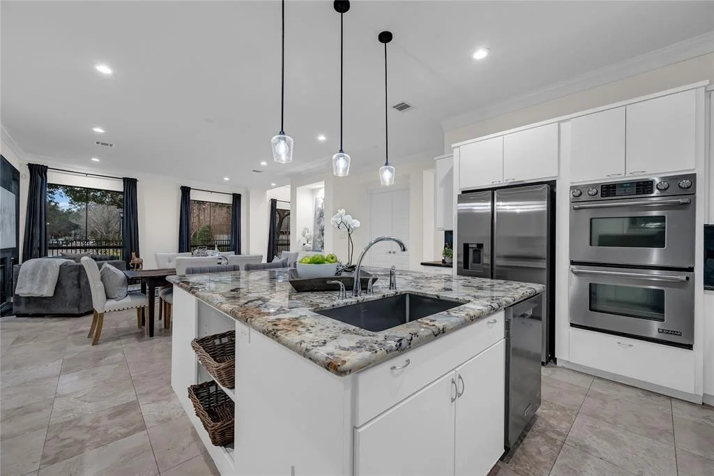 Photo of 3935 Riley Street