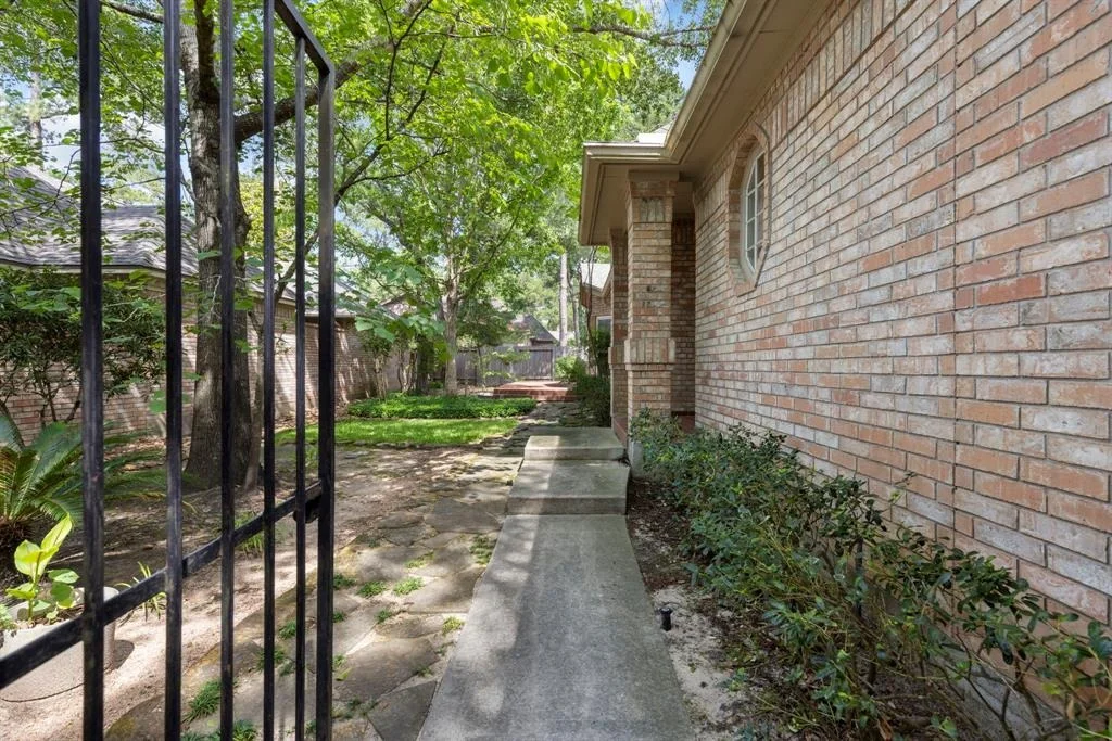 Photo of 127 S Copperknoll Circle