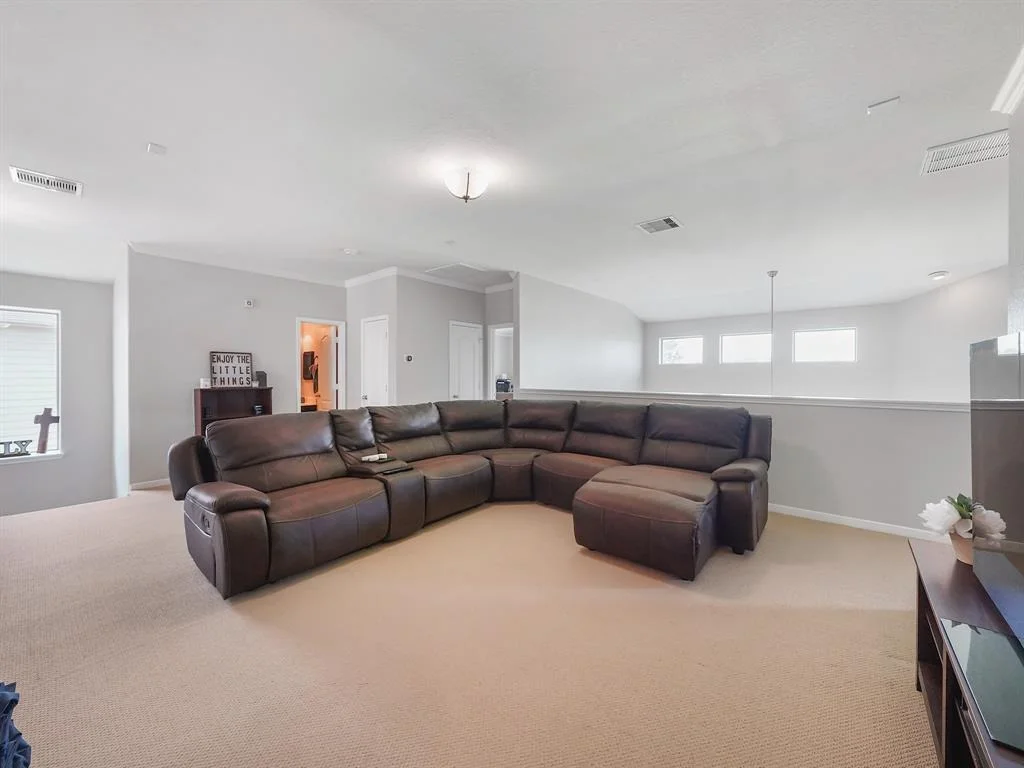 Photo of 25959 Ravenside Drive