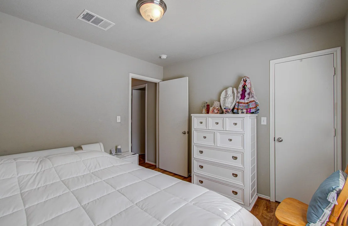 Photo of 957 Oak Terrace Drive