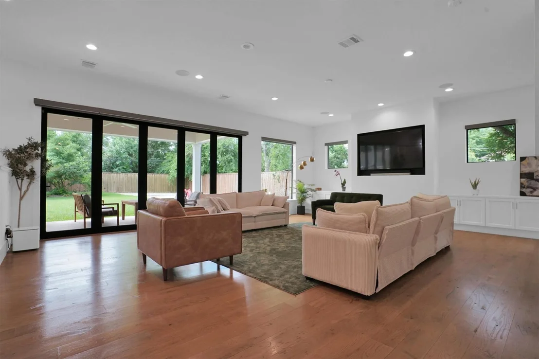 Photo of 9115 Hammerly Boulevard