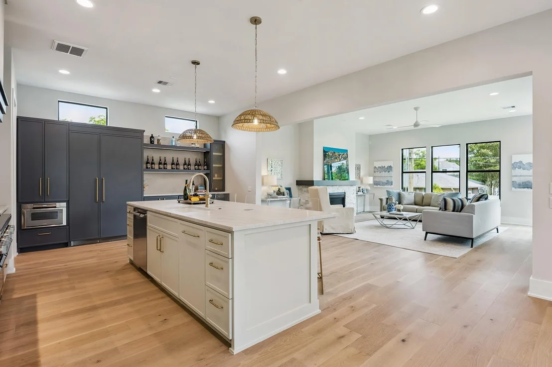 Photo of 2214 Chantilly Lane