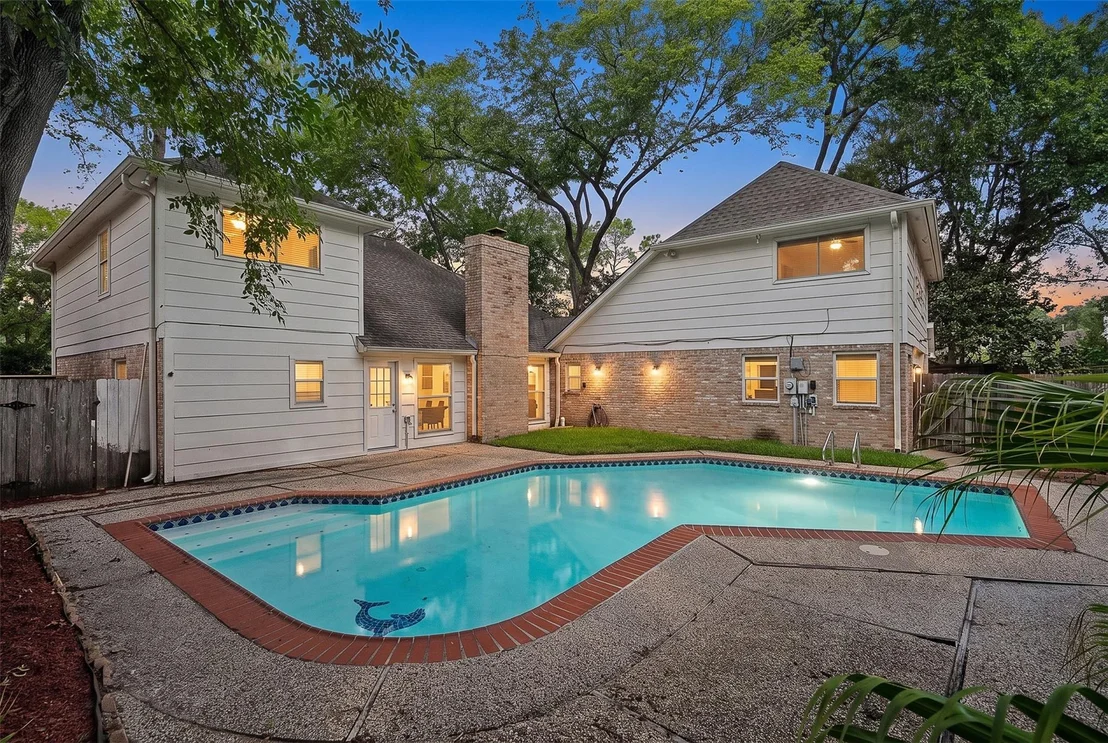 Photo of 903 Crossroads Drive