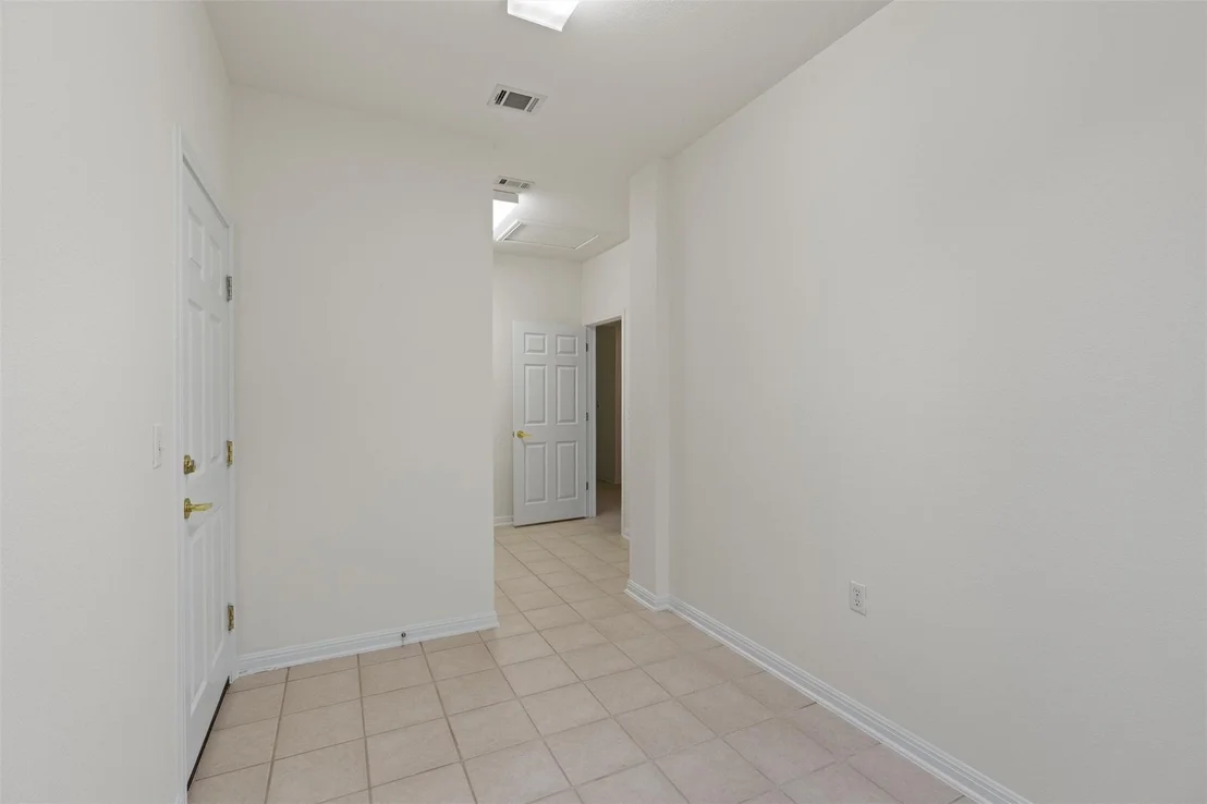 Photo of 103 Brooks Circle