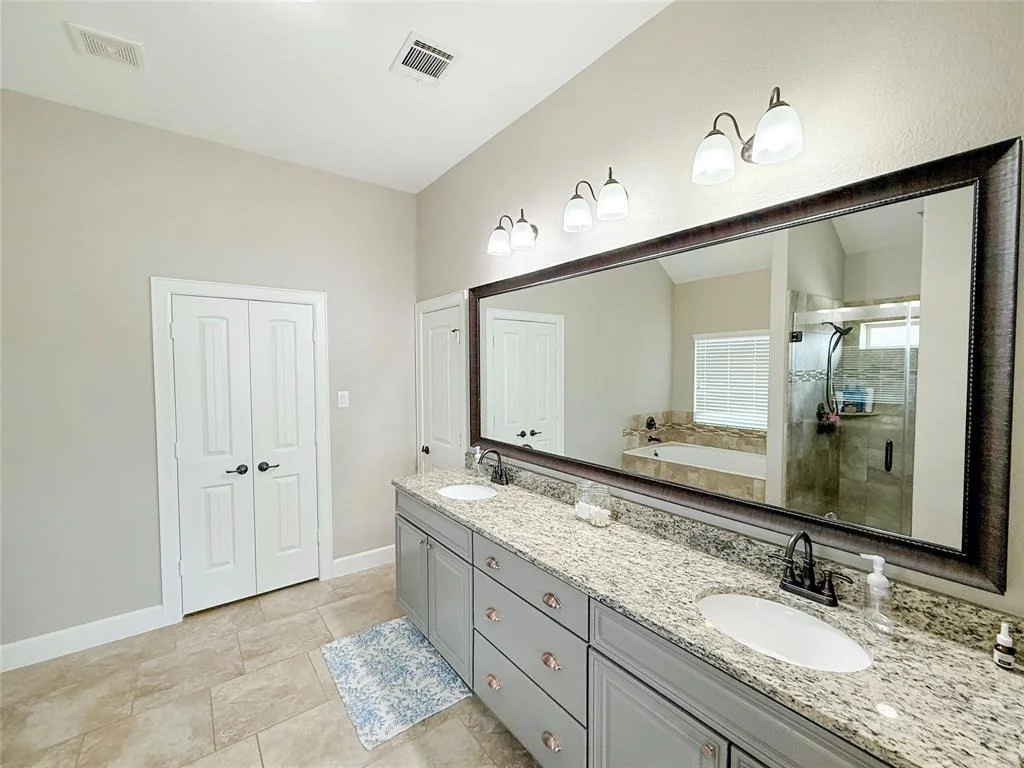 Photo of 5008 Dubuque Parkway