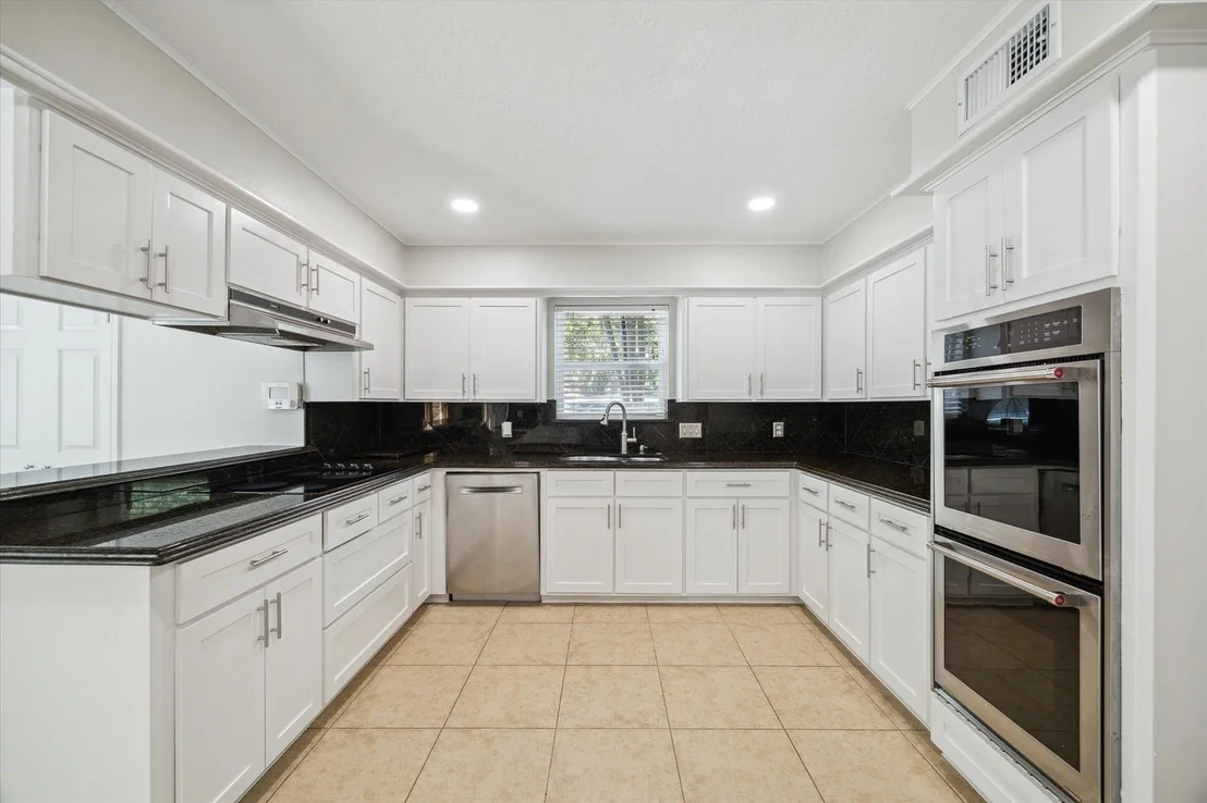 Photo of 3430 Tree Lane