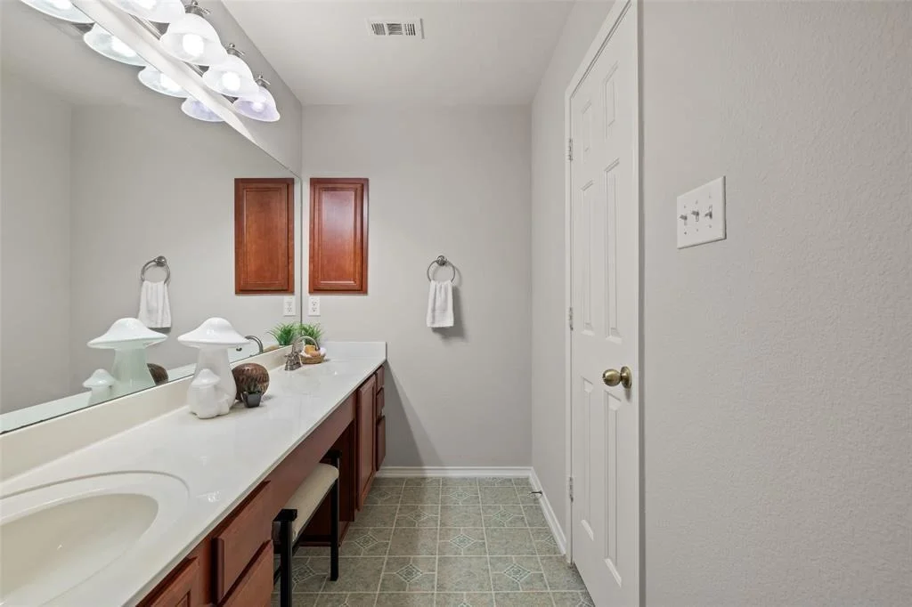 Photo of 517 Castebar Drive
