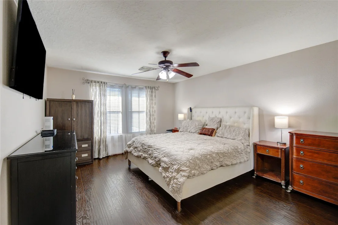 Photo of 10202 Middleglen Lane