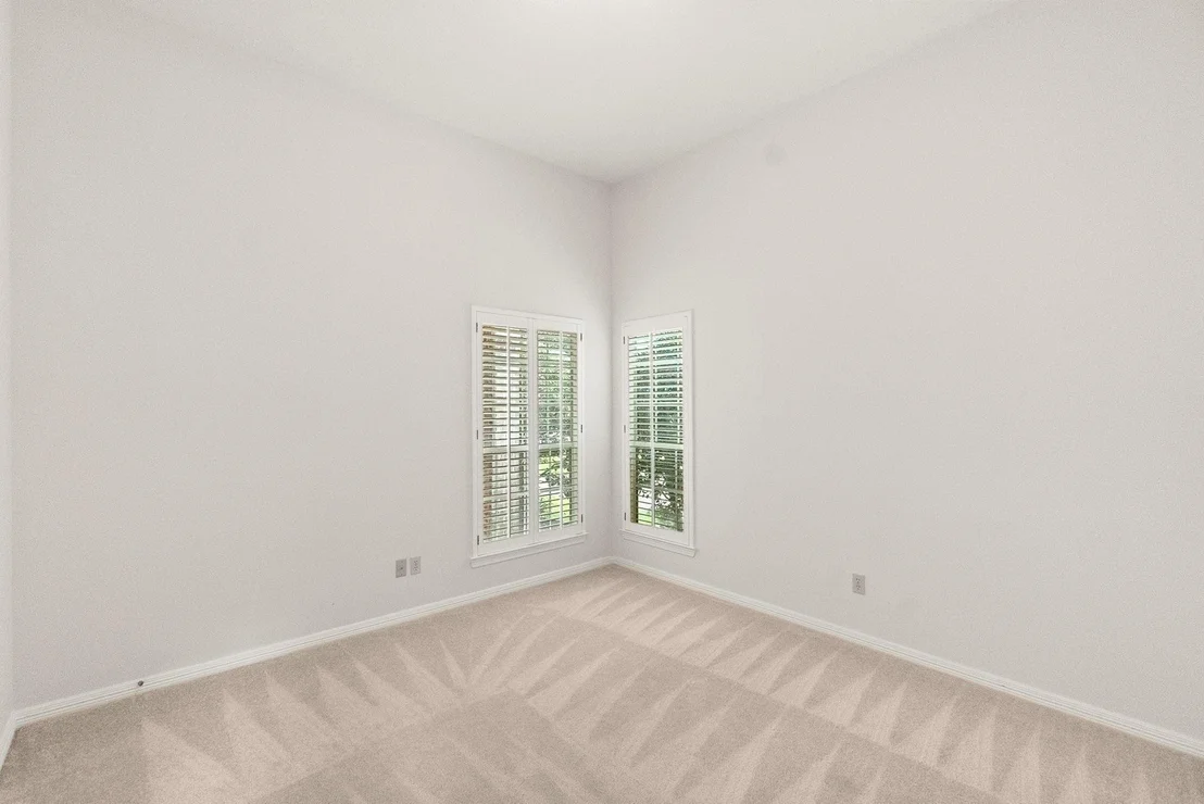 Photo of 27 E Palmer Bend