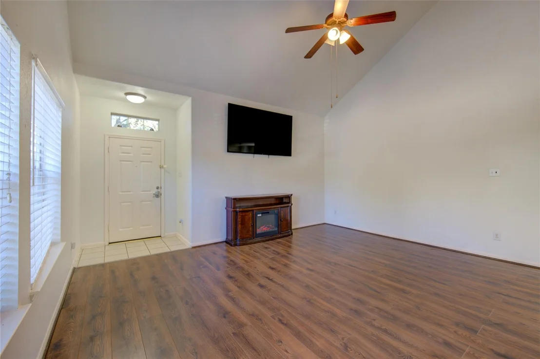 Photo of 10202 Middleglen Lane